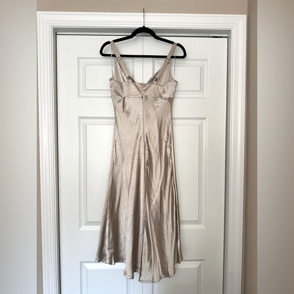 Francesca’s champagne midi dress, tie front - Picture 3 of 4